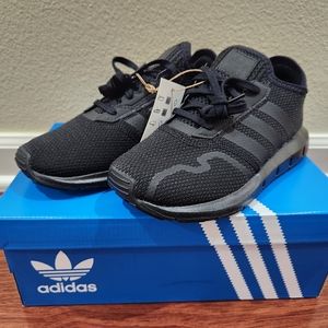 Adidas swift run XC youth size 3 sneakers